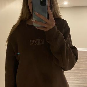 Brown embroidered NIKE crewneck